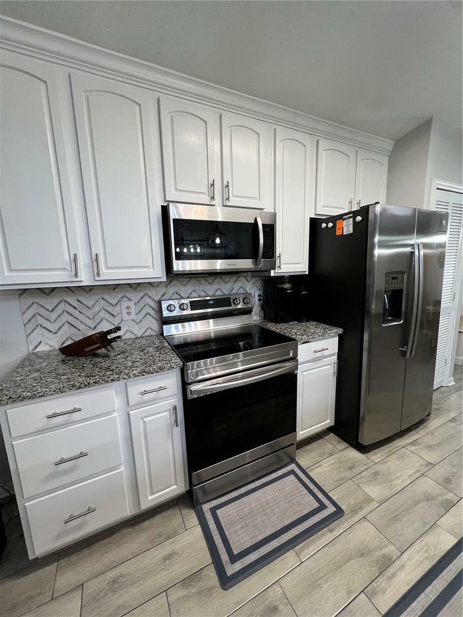 Property Photo: 1159 E Winged Foot Circle FL 32708