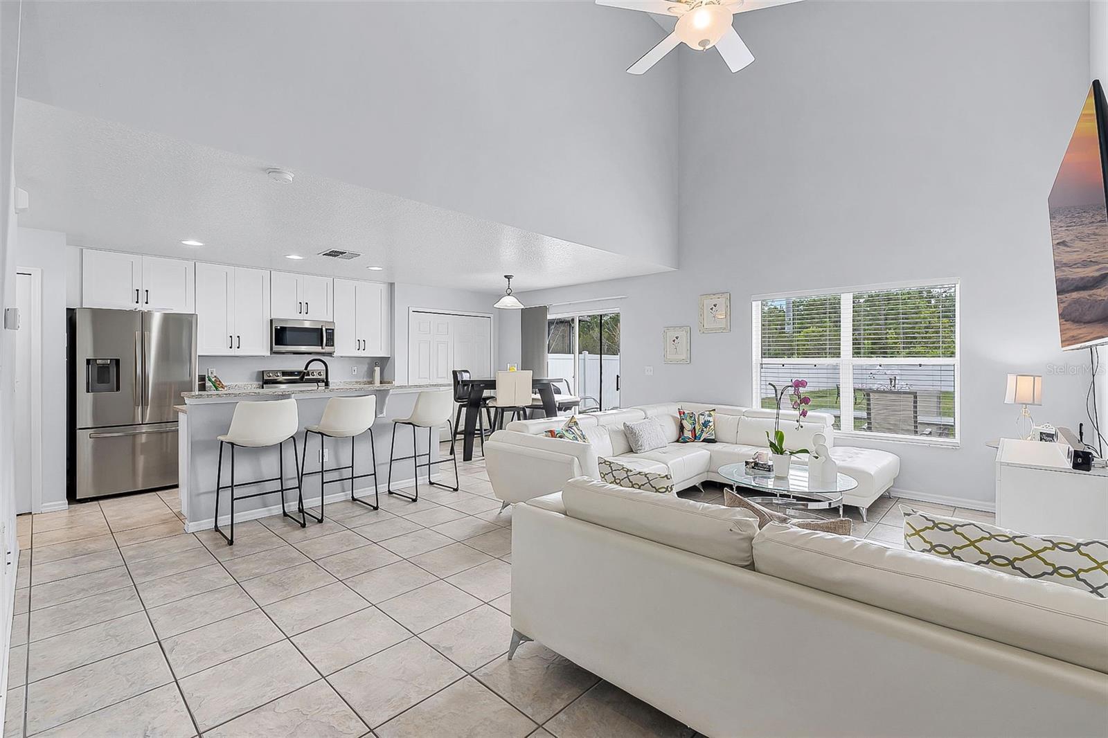 Property Photo: 2109 Stone Abbey Boulevard FL 32828
