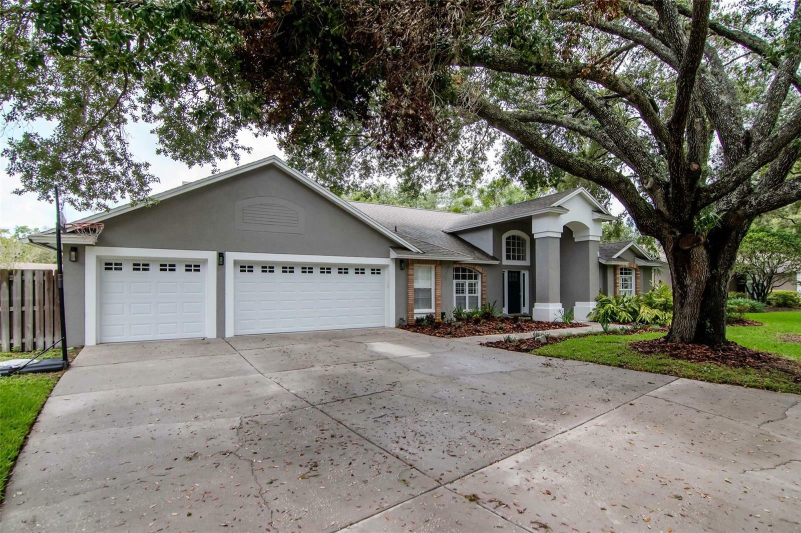 Property Photo: 18004 Clear Lake Drive FL 33548