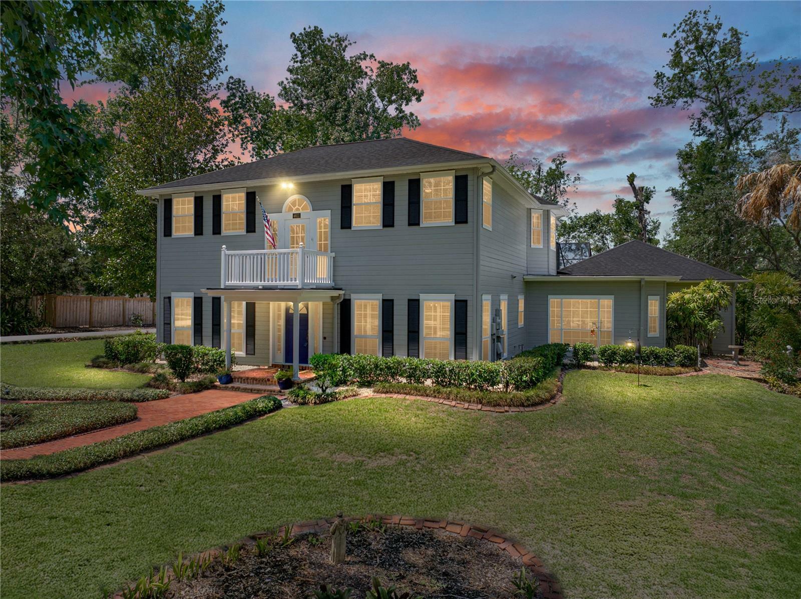 Property Photo: 4611 Ackerly Way FL 33511