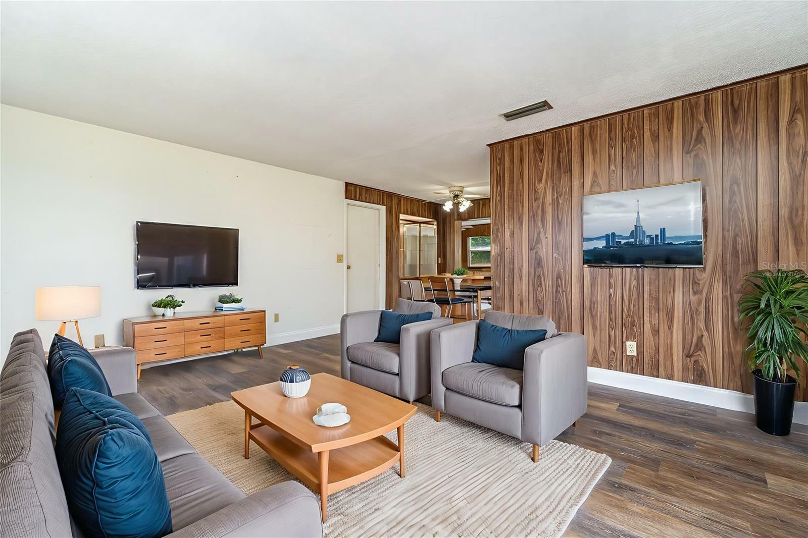 Property Photo: 1412 SE 11th Street FL 33990