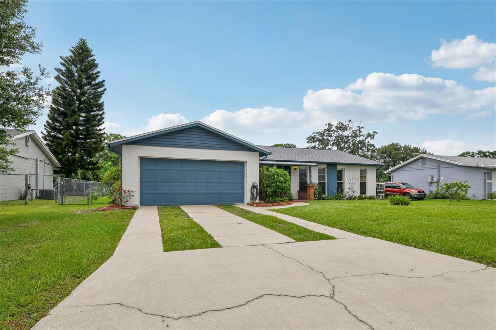 Property Photo:  550 Floral Drive  FL 34743 