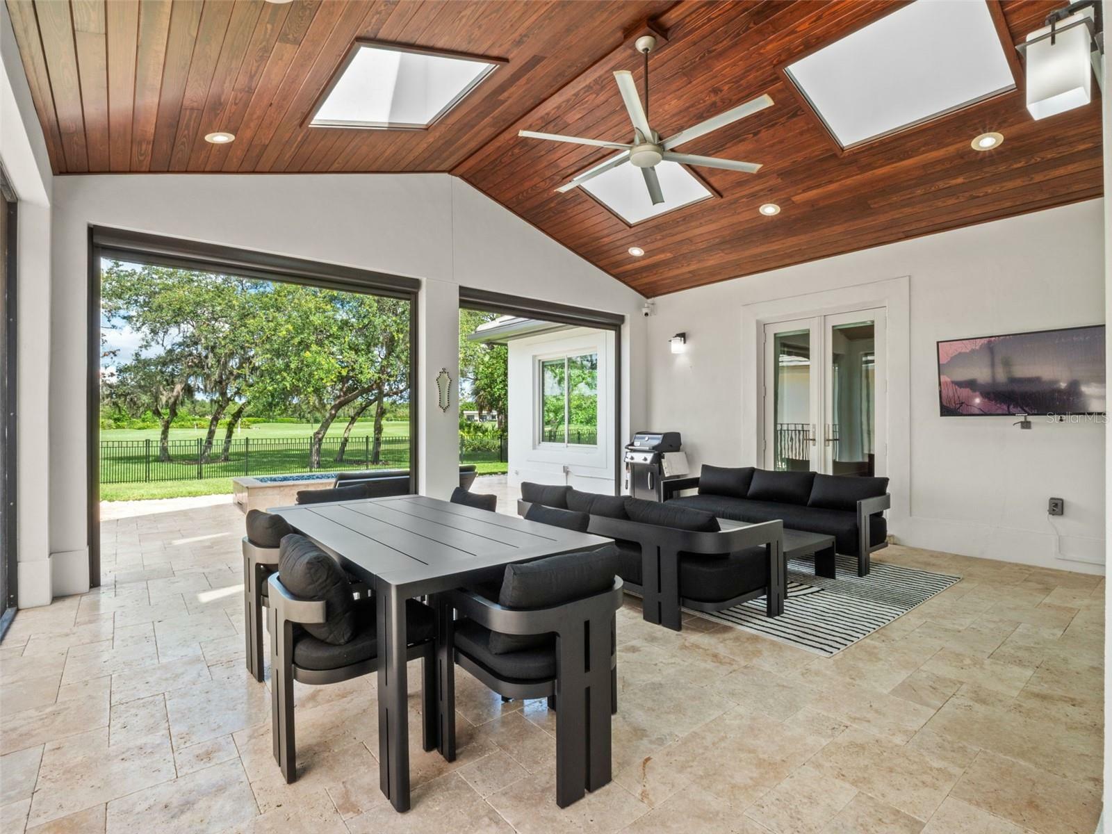 Property Photo: 10238 Chiltern Garden Drive FL 32827