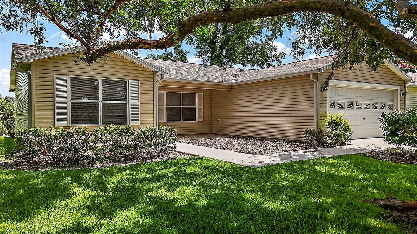 Property Photo: 3393 Woodridge Drive FL 32162