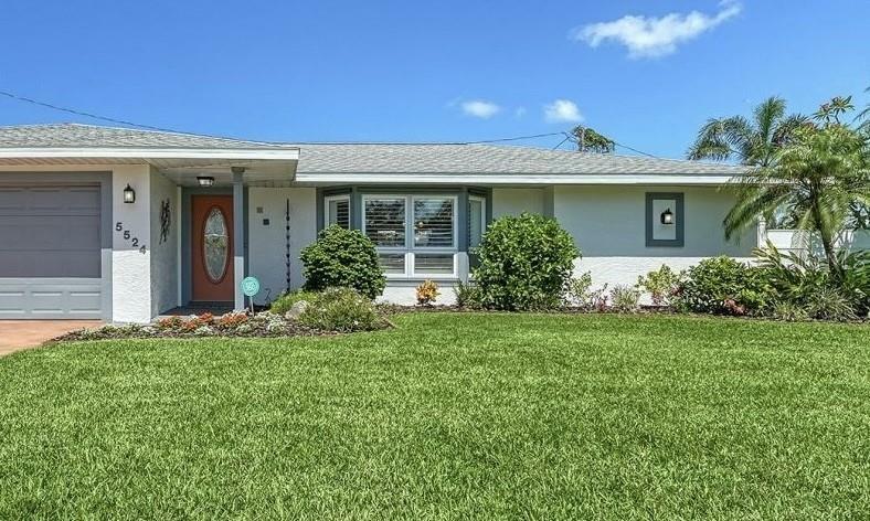 Property Photo: 5524 Antilles Drive FL 34231