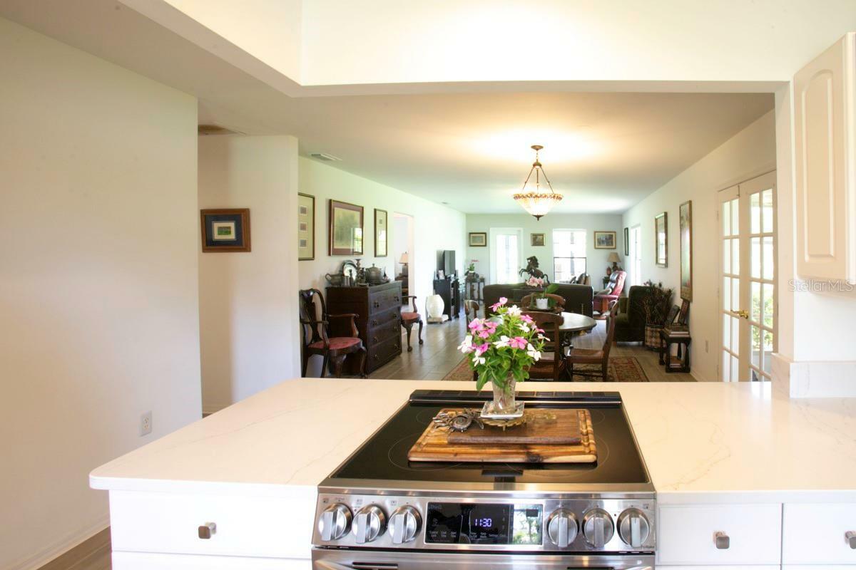 Property Photo: 6504 Heritage Lane 99 FL 34209