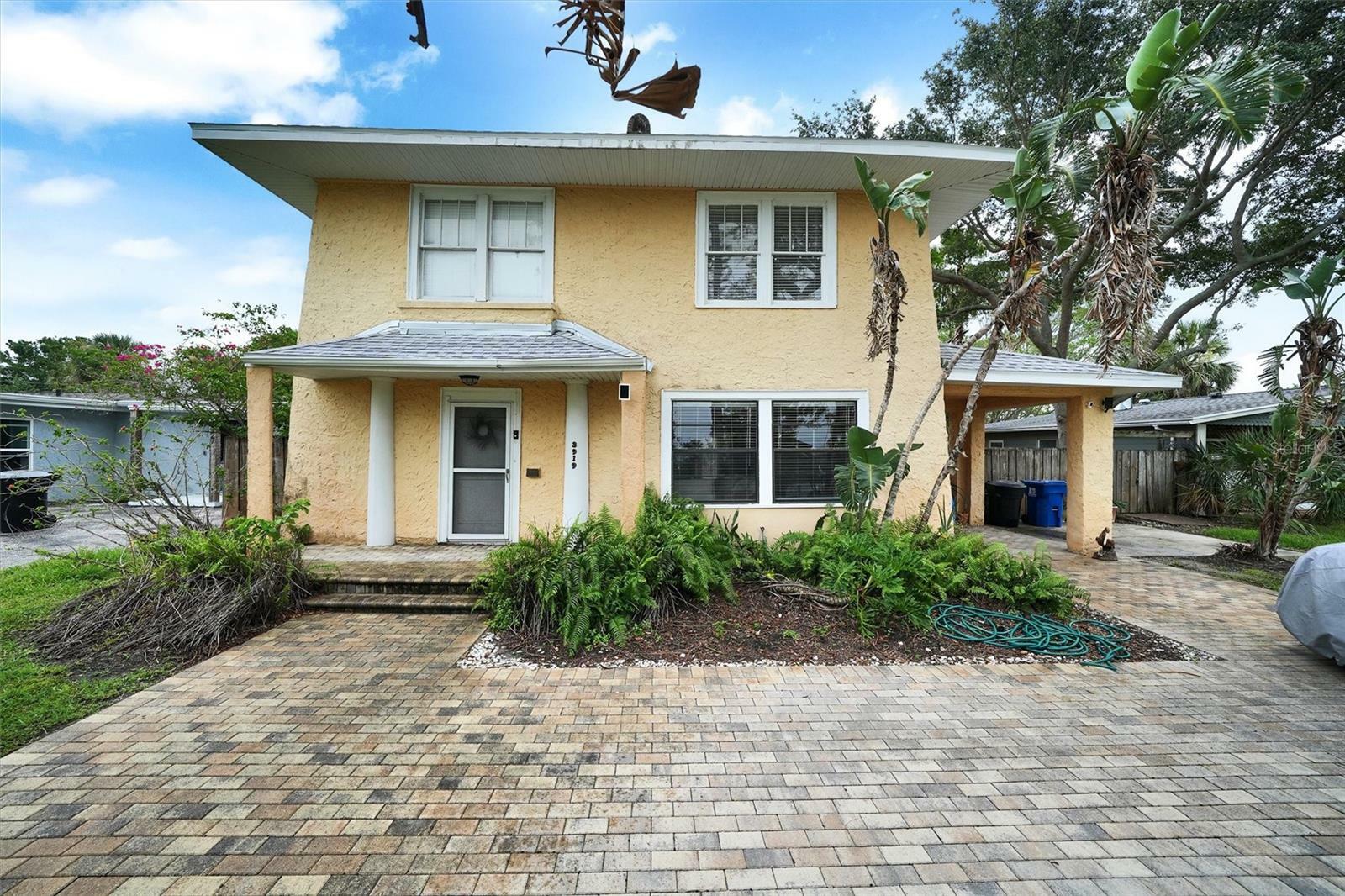 Property Photo: 3919 Huntington Street NE FL 33703