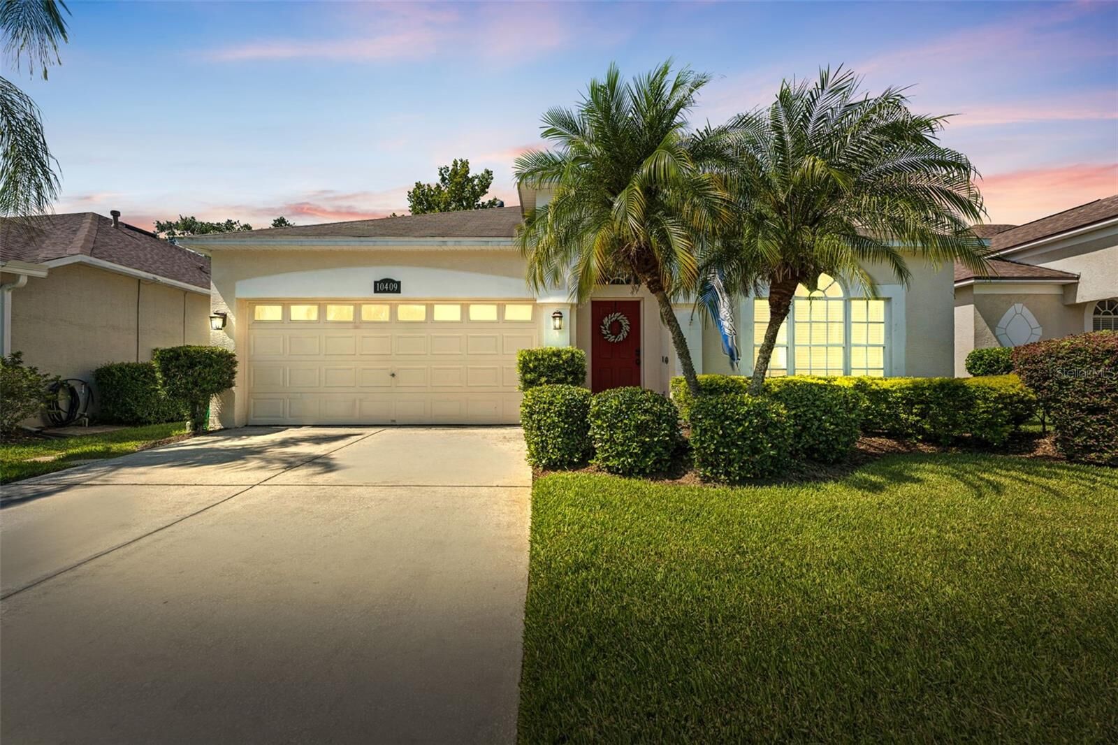 Property Photo:  10409 Glen Willow Lane  FL 33647 