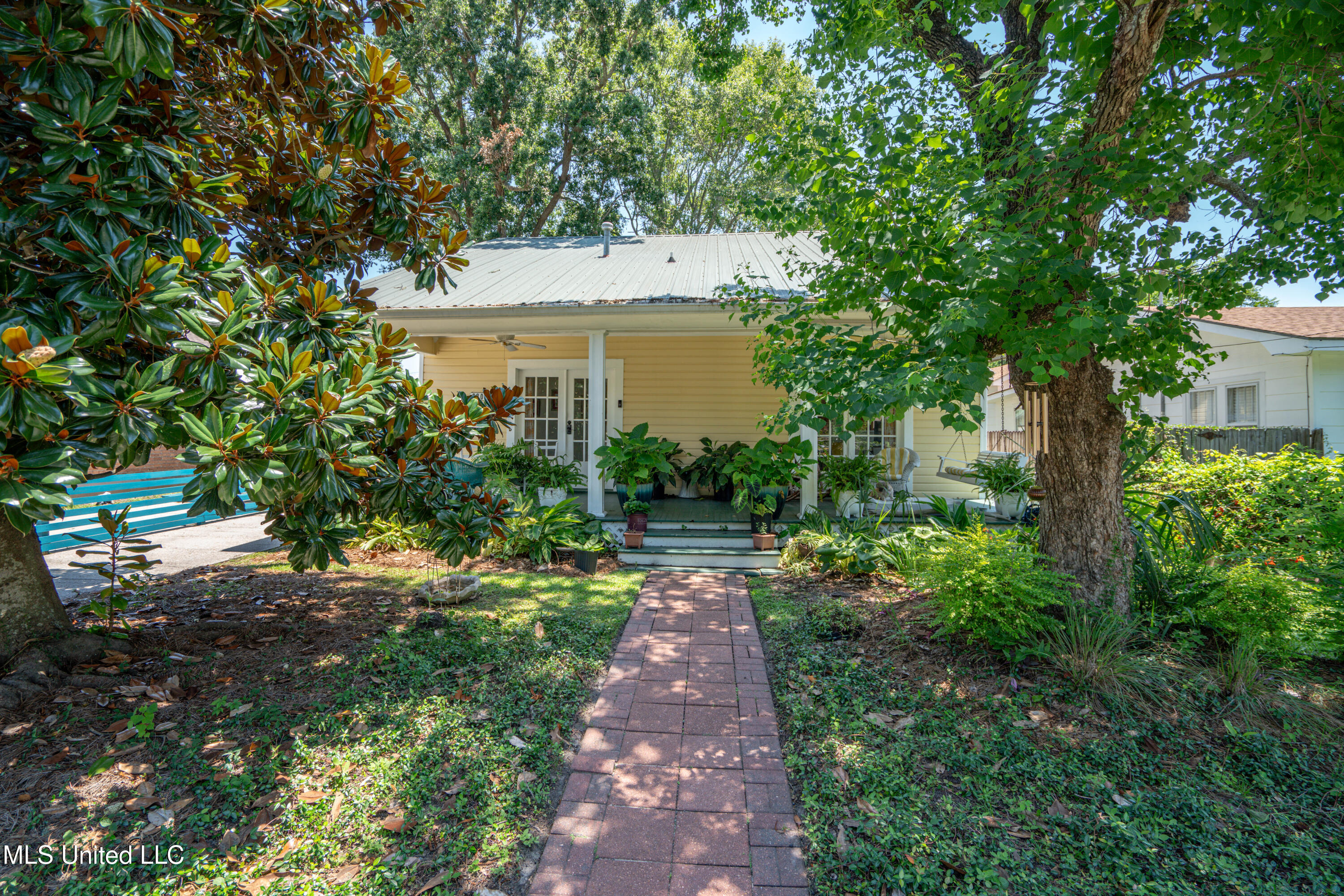 Property Photo: 820 Camp Avenue MS 39501