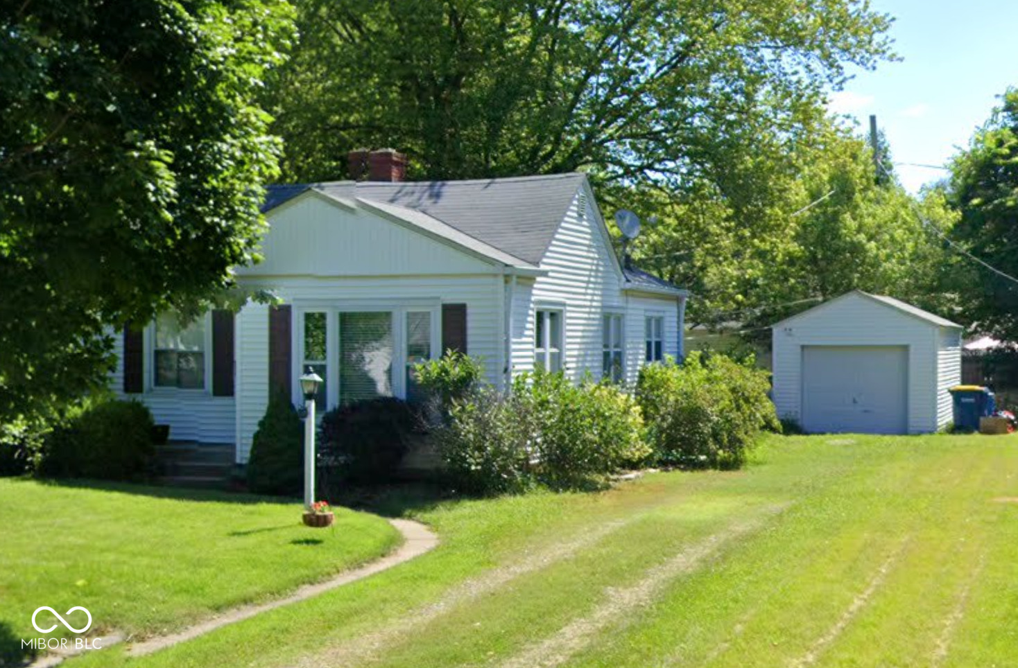5237 Ralston Avenue  Indianapolis IN 46220 photo
