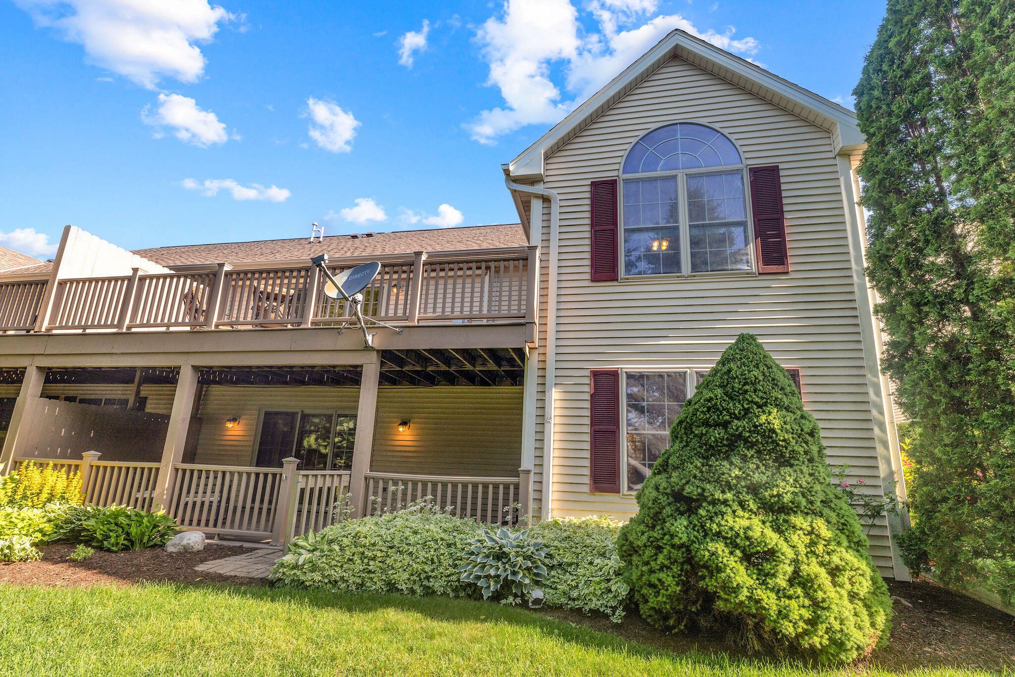 Property Photo: 1923 Cedar St WI 53024