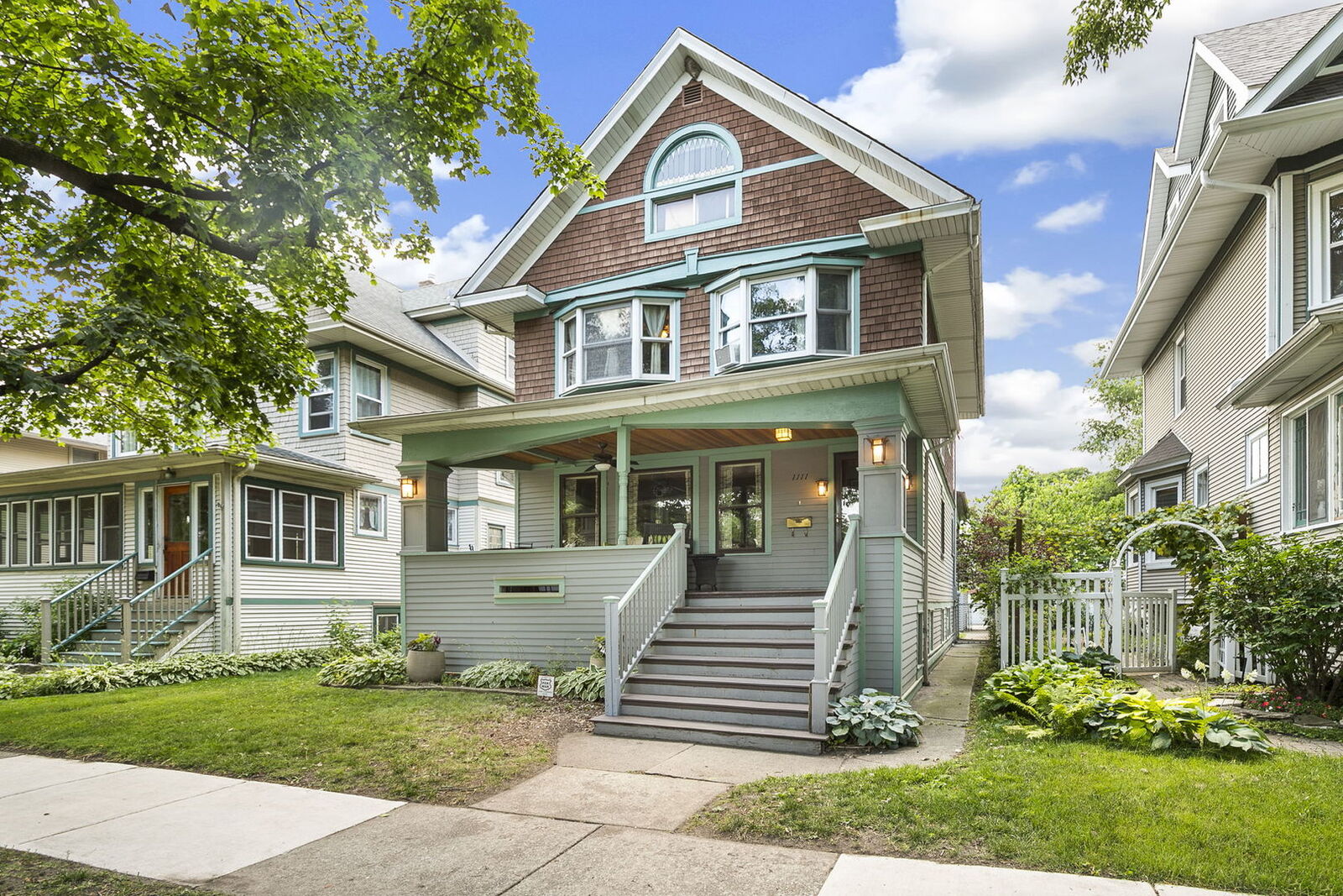 Property Photo:  