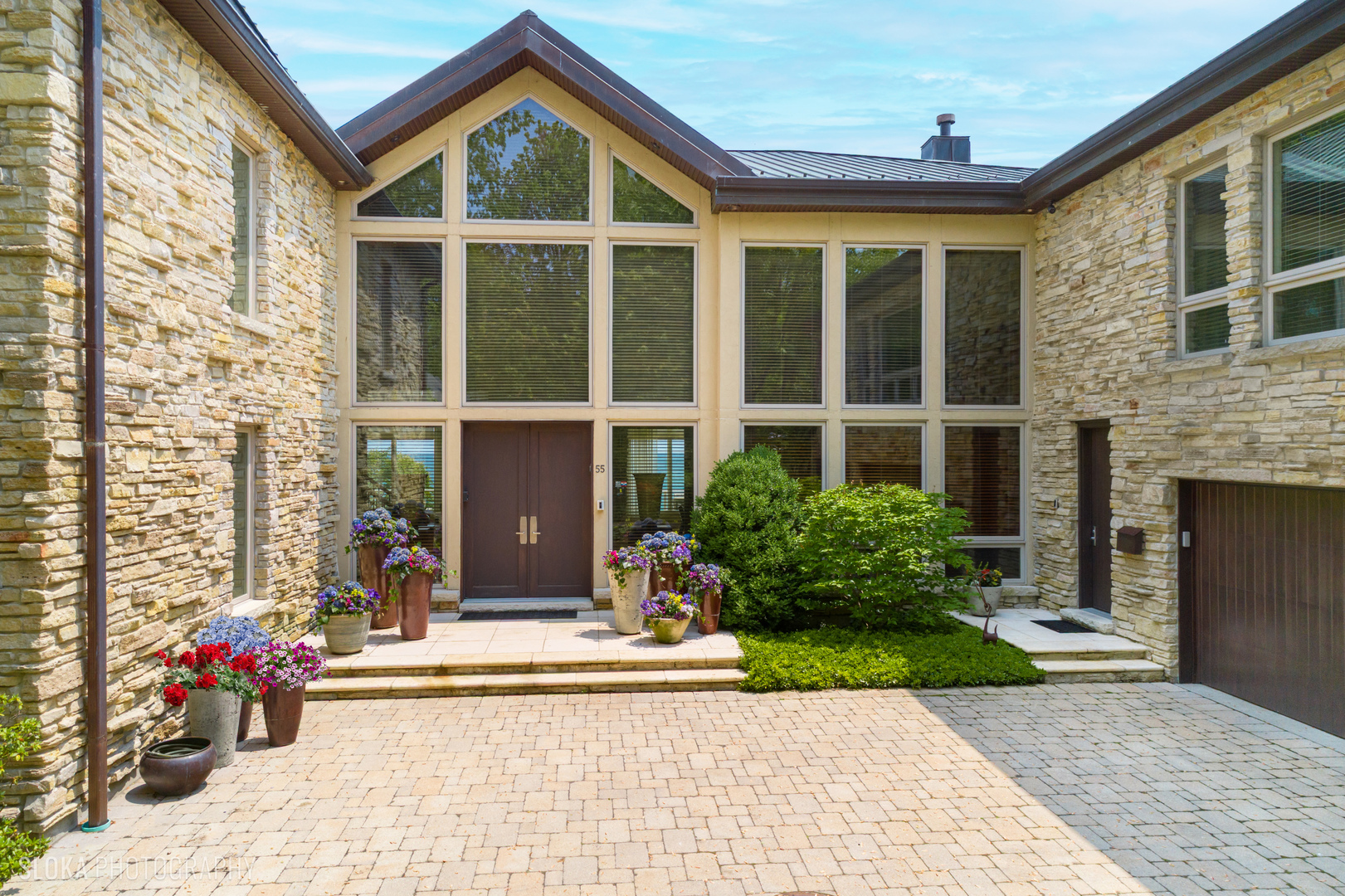 Property Photo:  55 S Deere Park Drive  IL 60035 