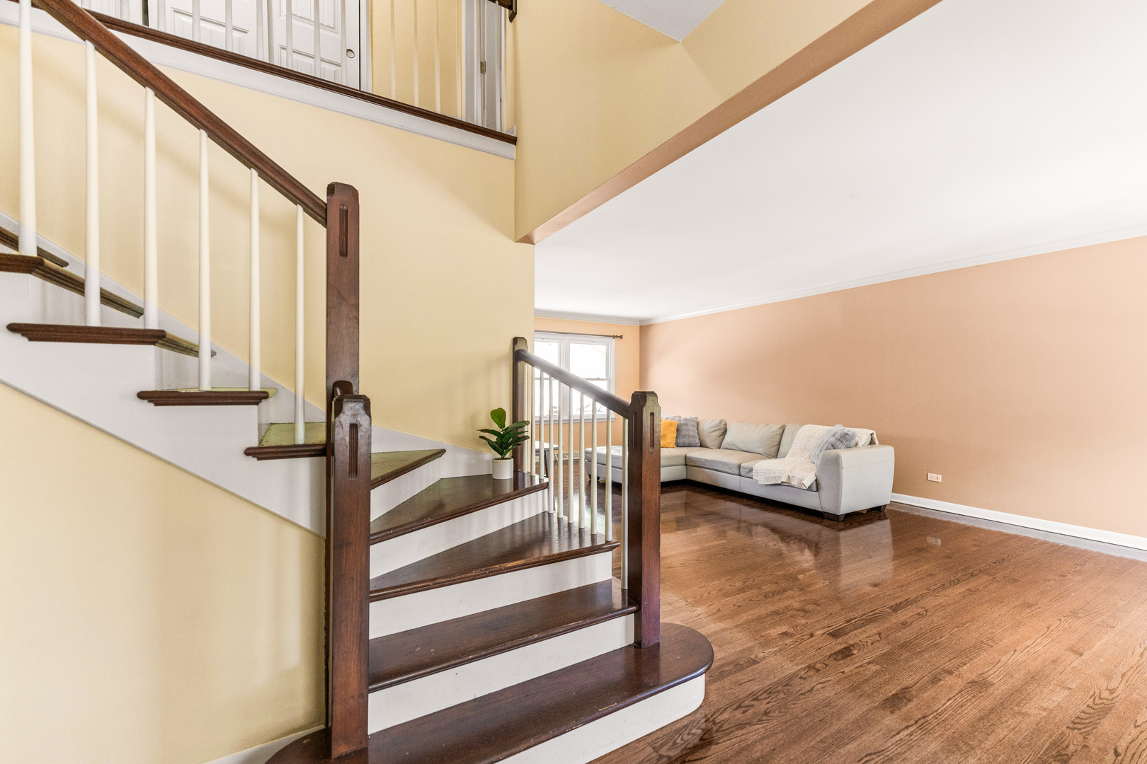 Property Photo:  2040 Poplar Avenue  IL 60133 
