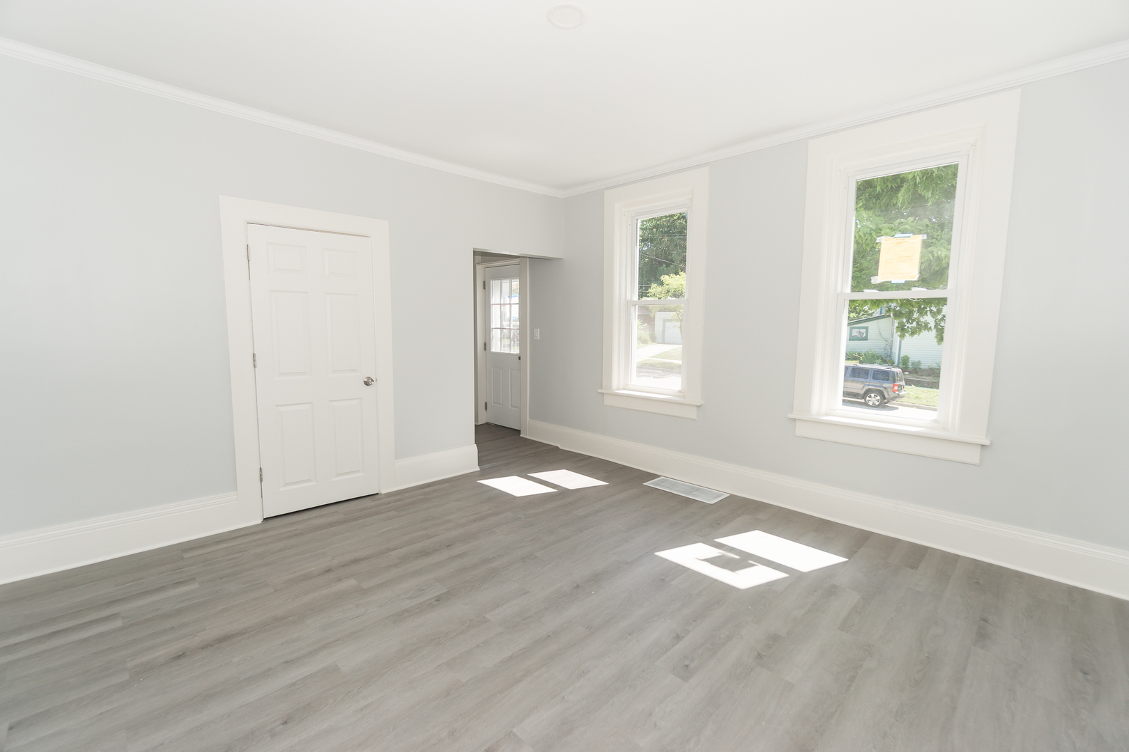 Property Photo: 328 Silver Street IL 60123
