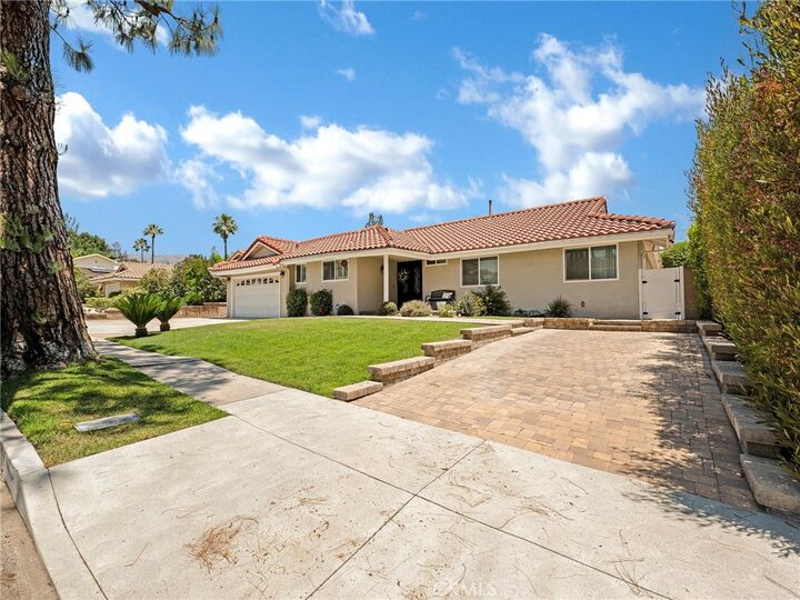 Property Photo: 11122 Yolanda Avenue CA 91326