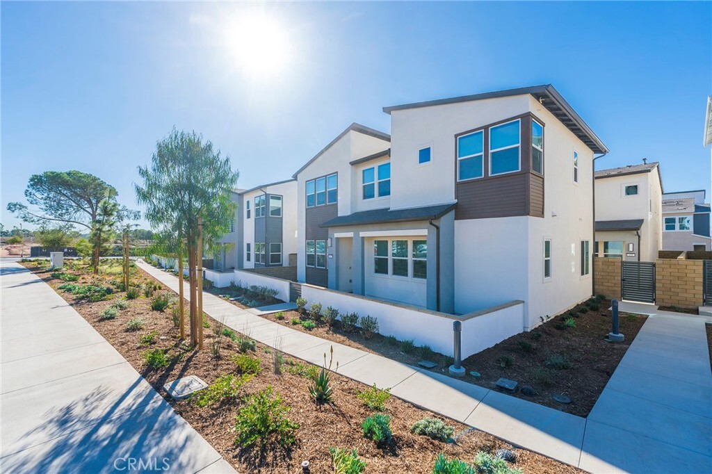 Property Photo:  412 Flycatcher  CA 92618 