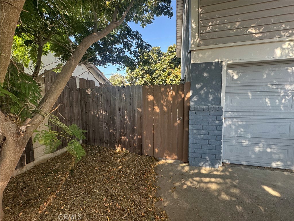 Property Photo: 918 Decatur Ave CA 93004