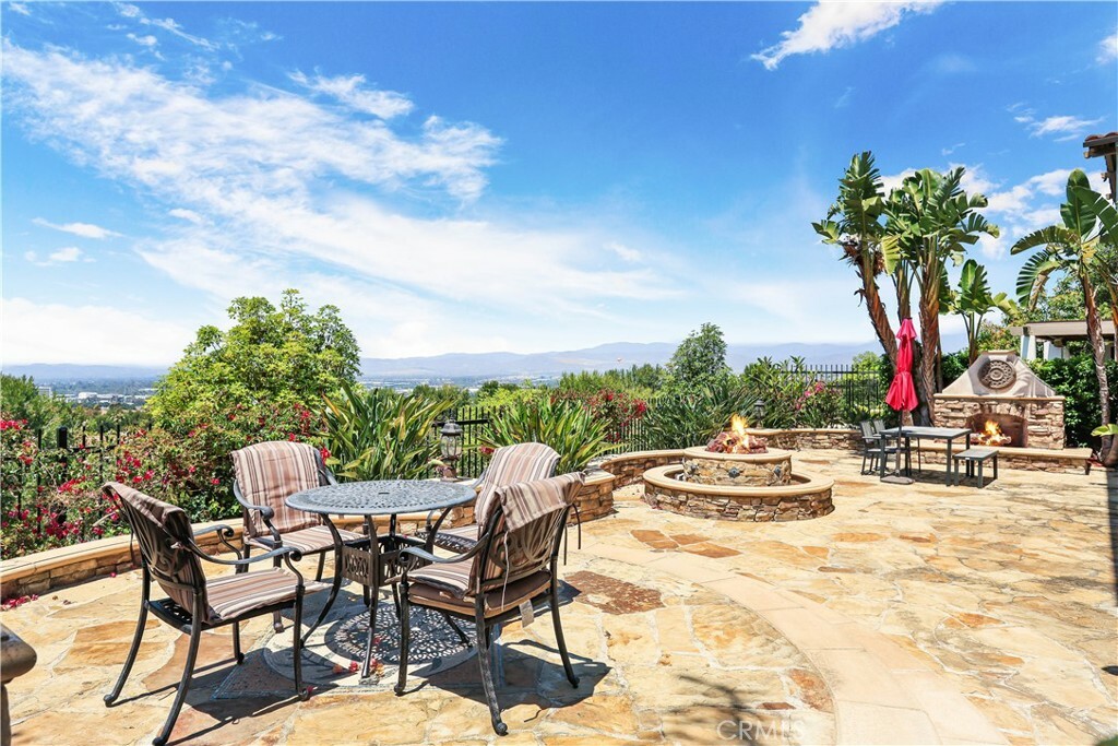 Property Photo: 41 Balcony CA 92603