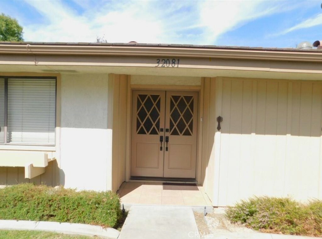 Property Photo: 32081 Via Buena CA 92675