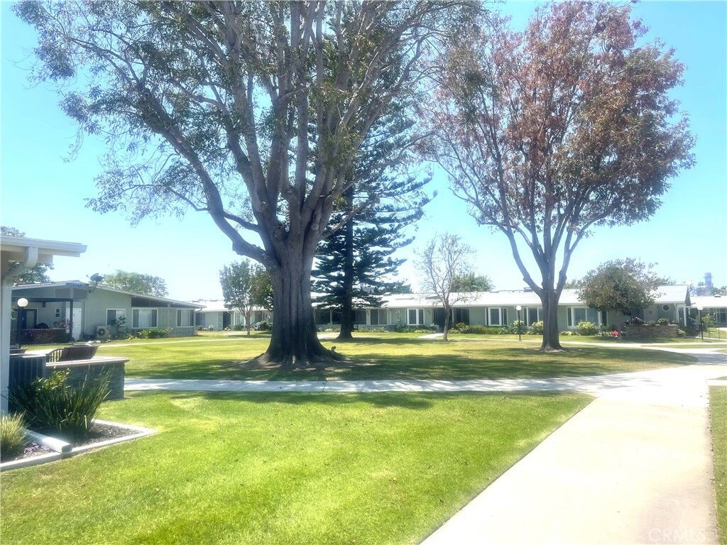 Property Photo:  1441 Homewood Road 5 96C  CA 90740 