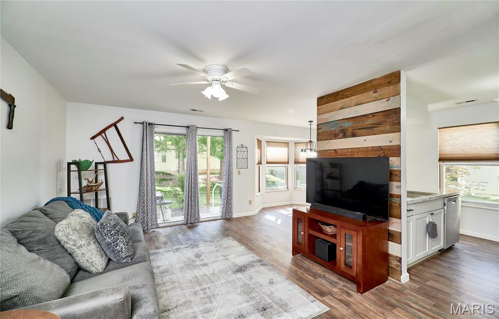 Property Photo: 444 Cambridge Place MO 63376
