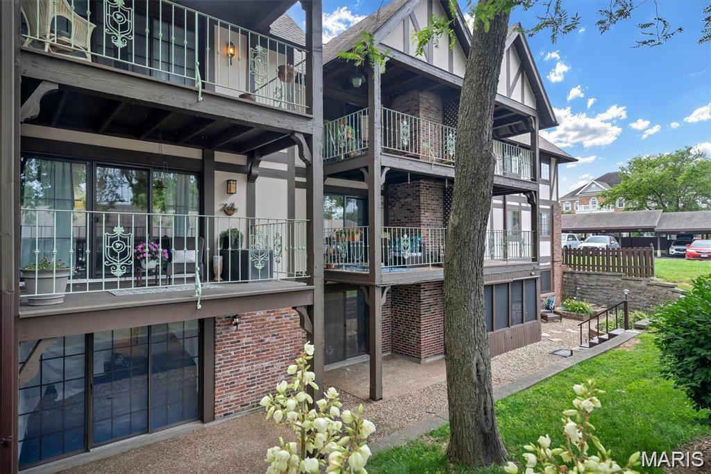 Property Photo: 1430 Heritage Landing 106 MO 63303