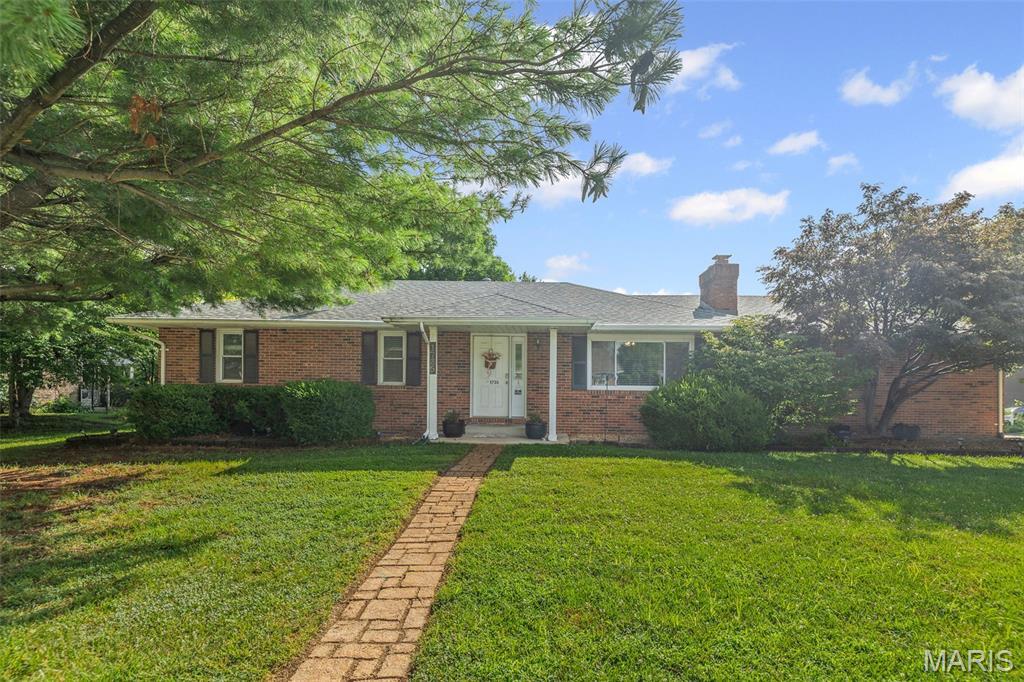 Property Photo: 1735 Meadow Lane IL 62025