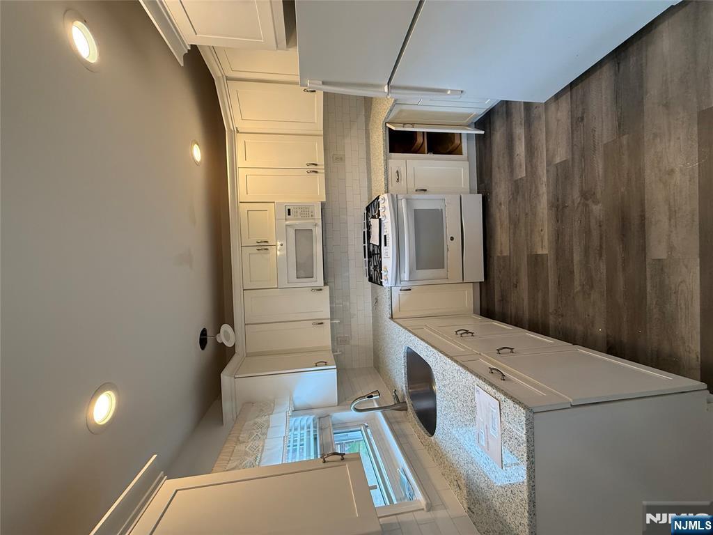 Property Photo:  292 Esplanade 35  NJ 07601 