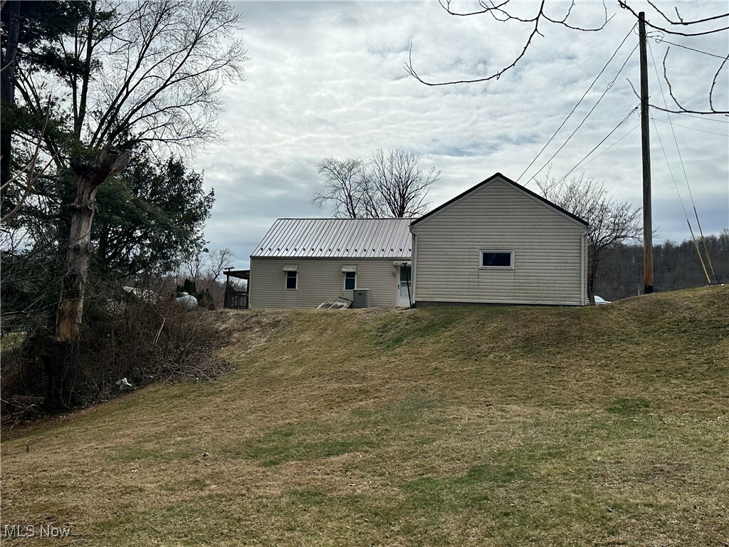 Property Photo: 8752 N Rokeby NW OH 43756