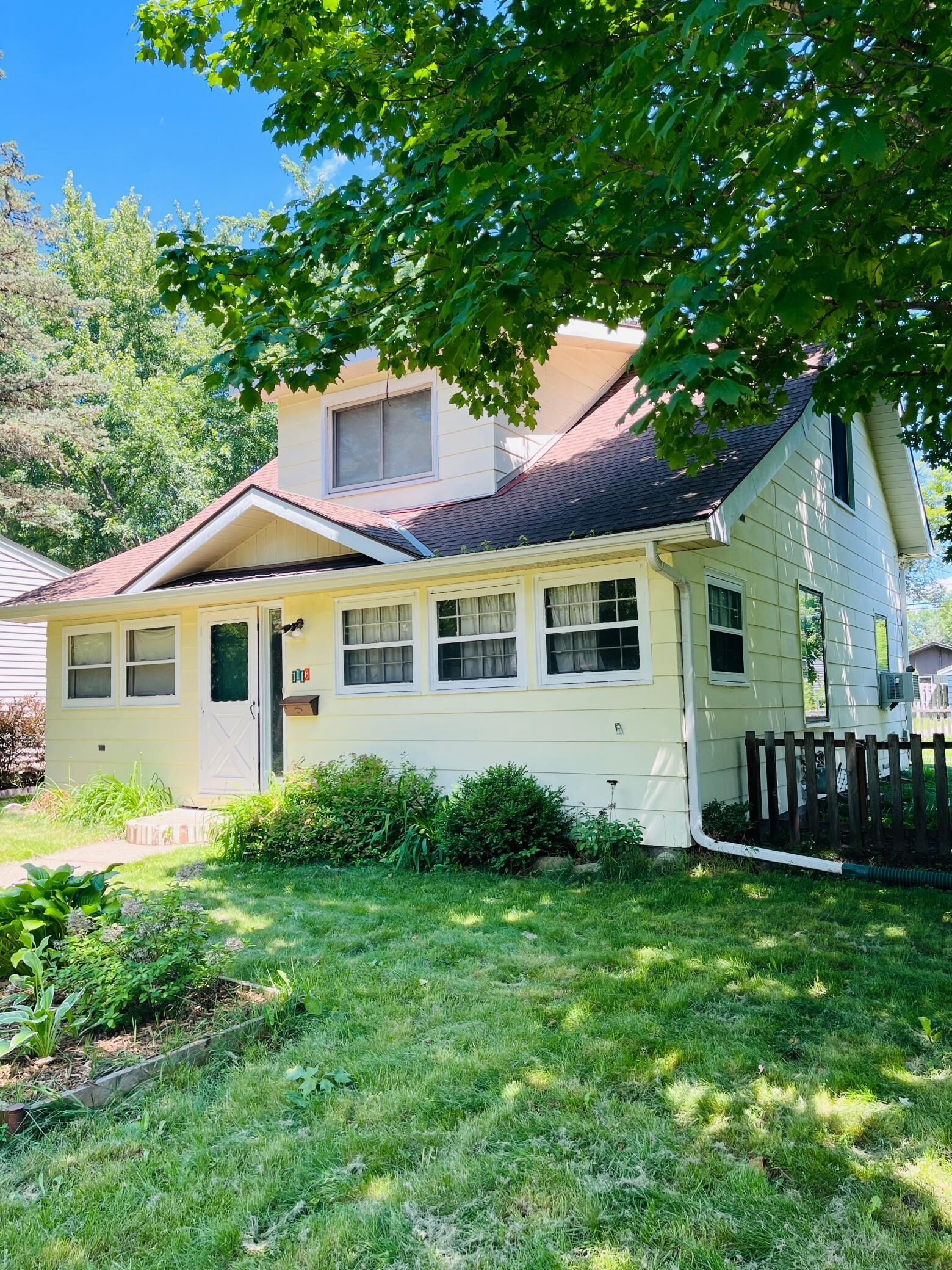 Property Photo:  1116 Kilian Boulevard SE  MN 56304 