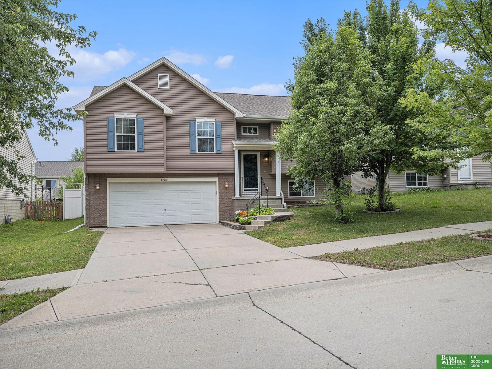 Property Photo: 14463 Reynolds Street NE 68007