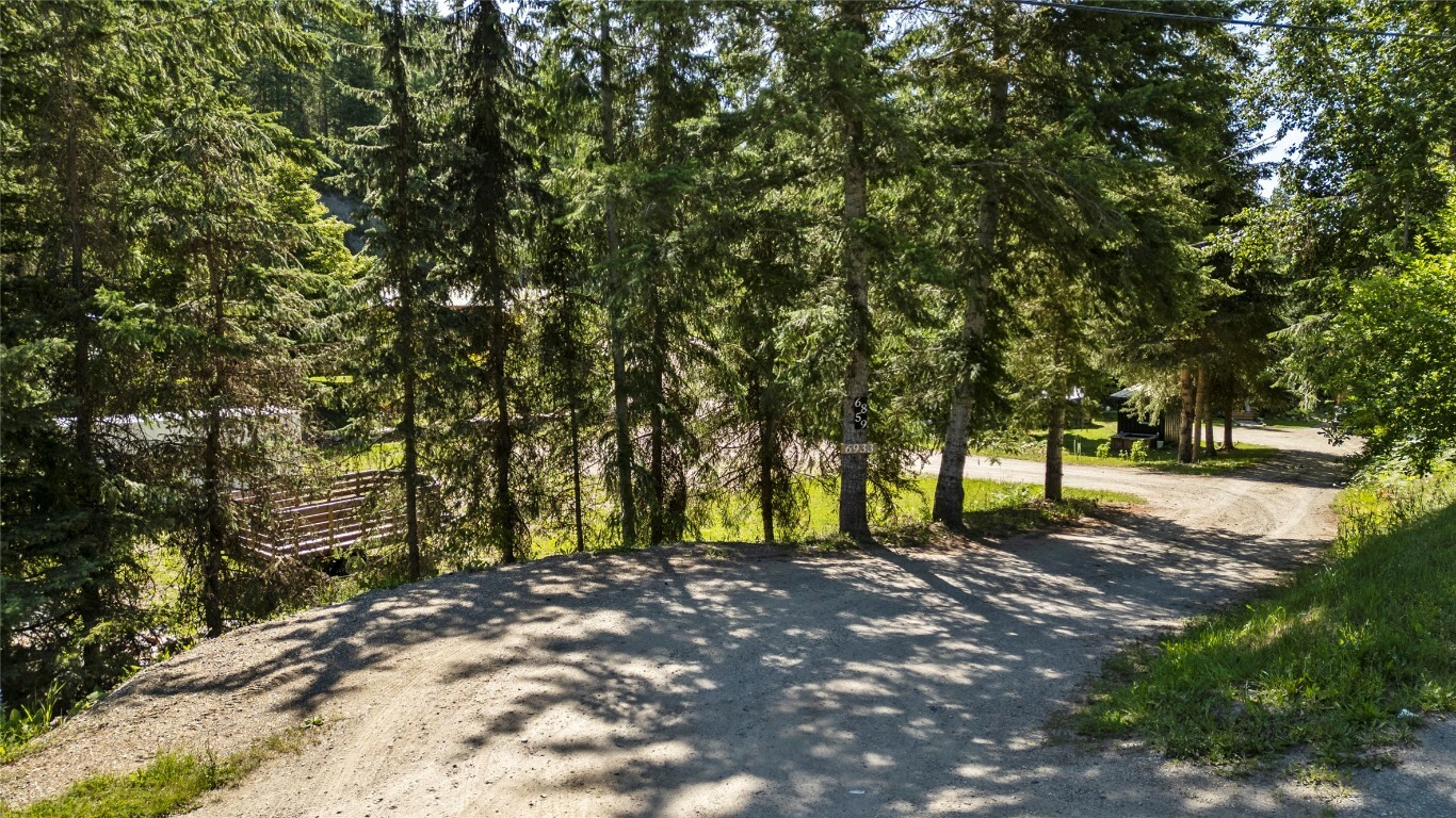 Property Photo: 6859 Ranchero Drive E BC V1E 2Y5