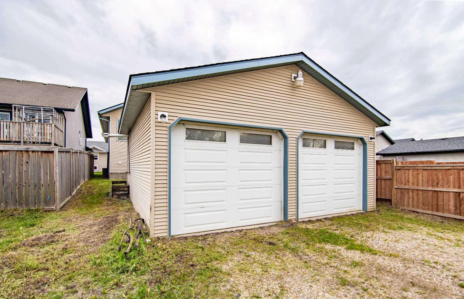 Property Photo: 194 Jaspar Crescent AB T4P 0G9