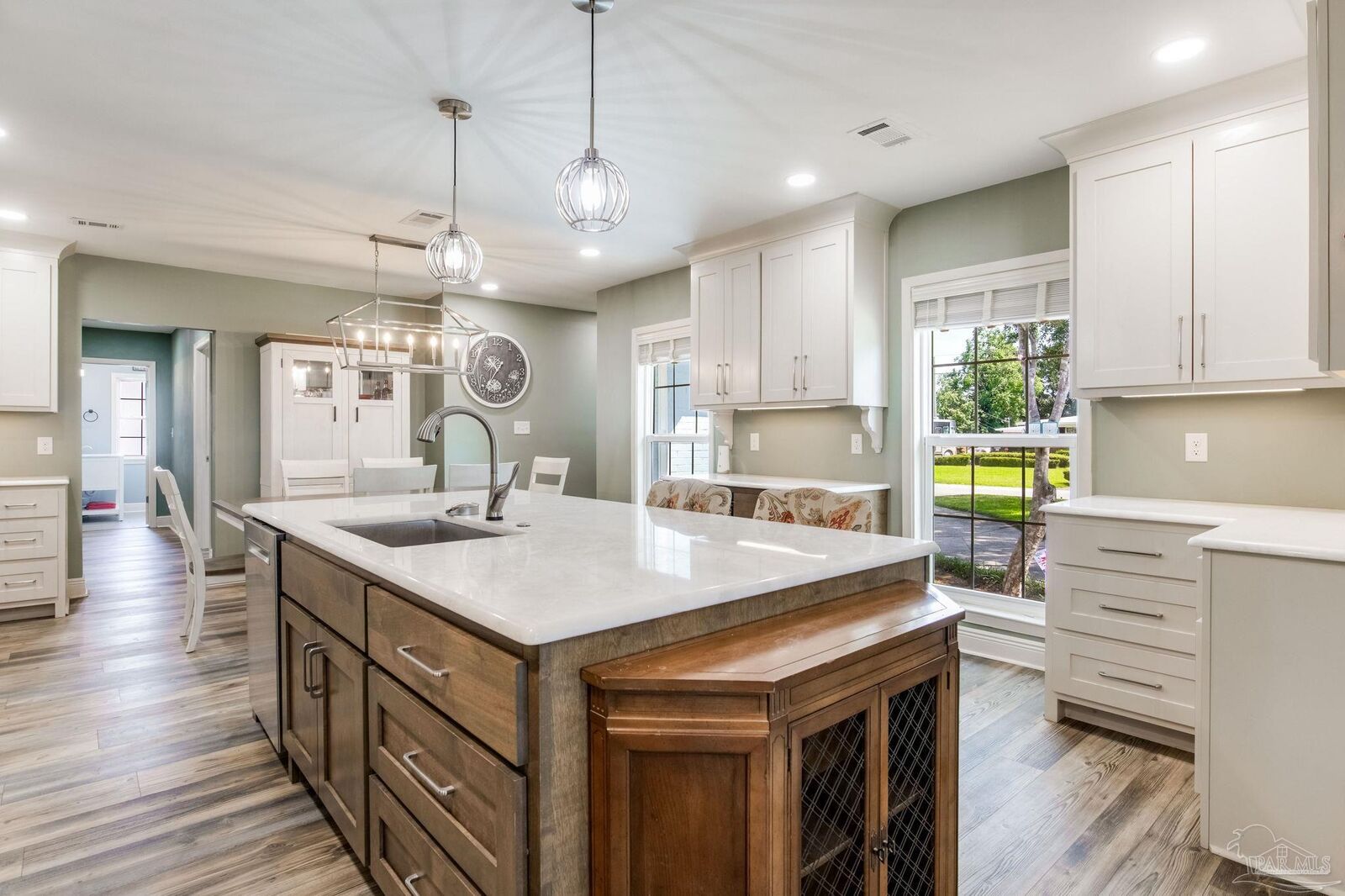 Property Photo: 37 Star Lake Dr FL 32507