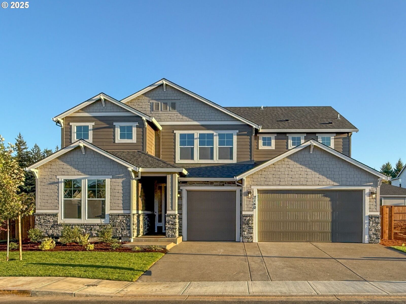 Property Photo:  2140 Veneta Ave S  OR 97306 