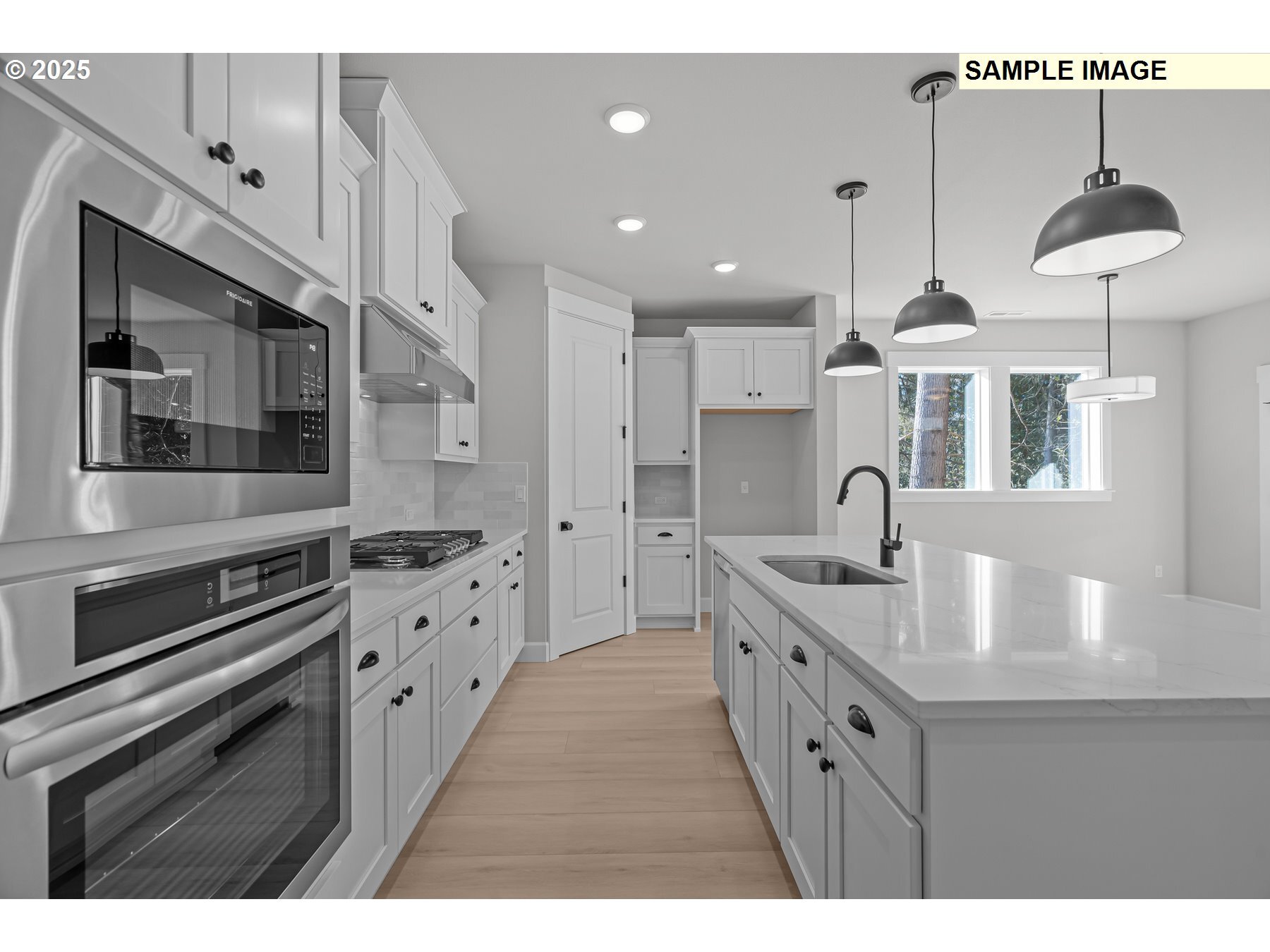 Property Photo: 16437 SW Cambridge Ln OR 97224