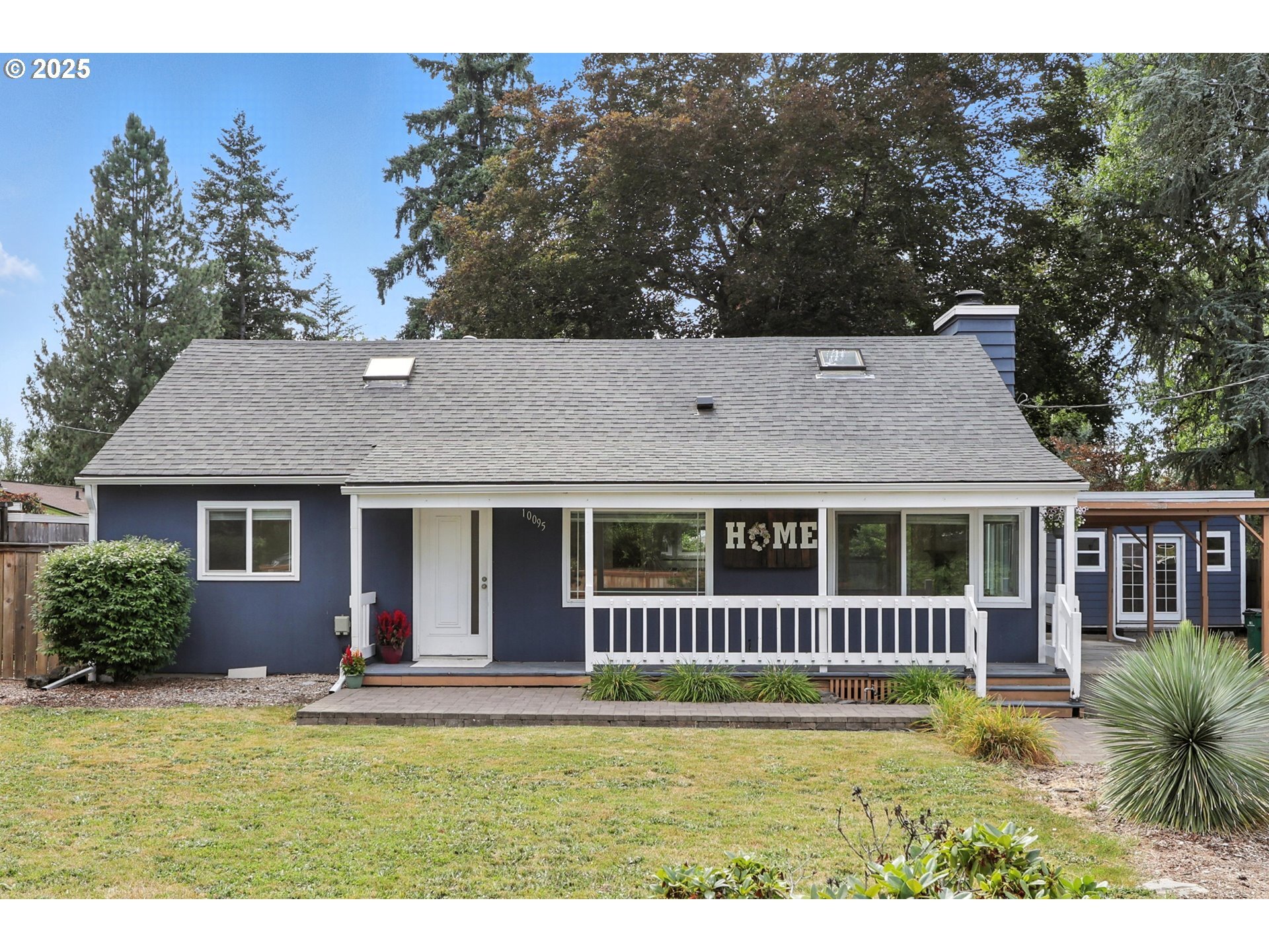 Property Photo: 10095 SW 82nd Ave OR 97223
