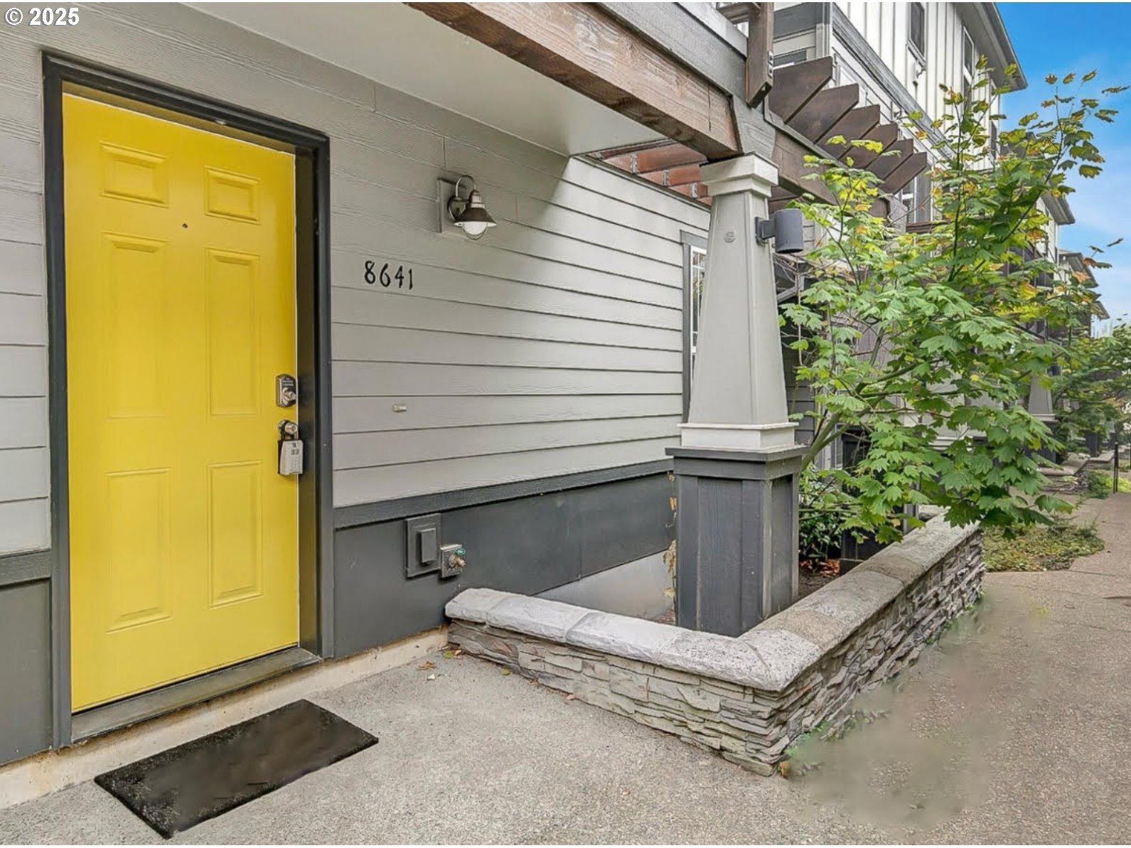 Property Photo: 8641 N Crawford St OR 97203