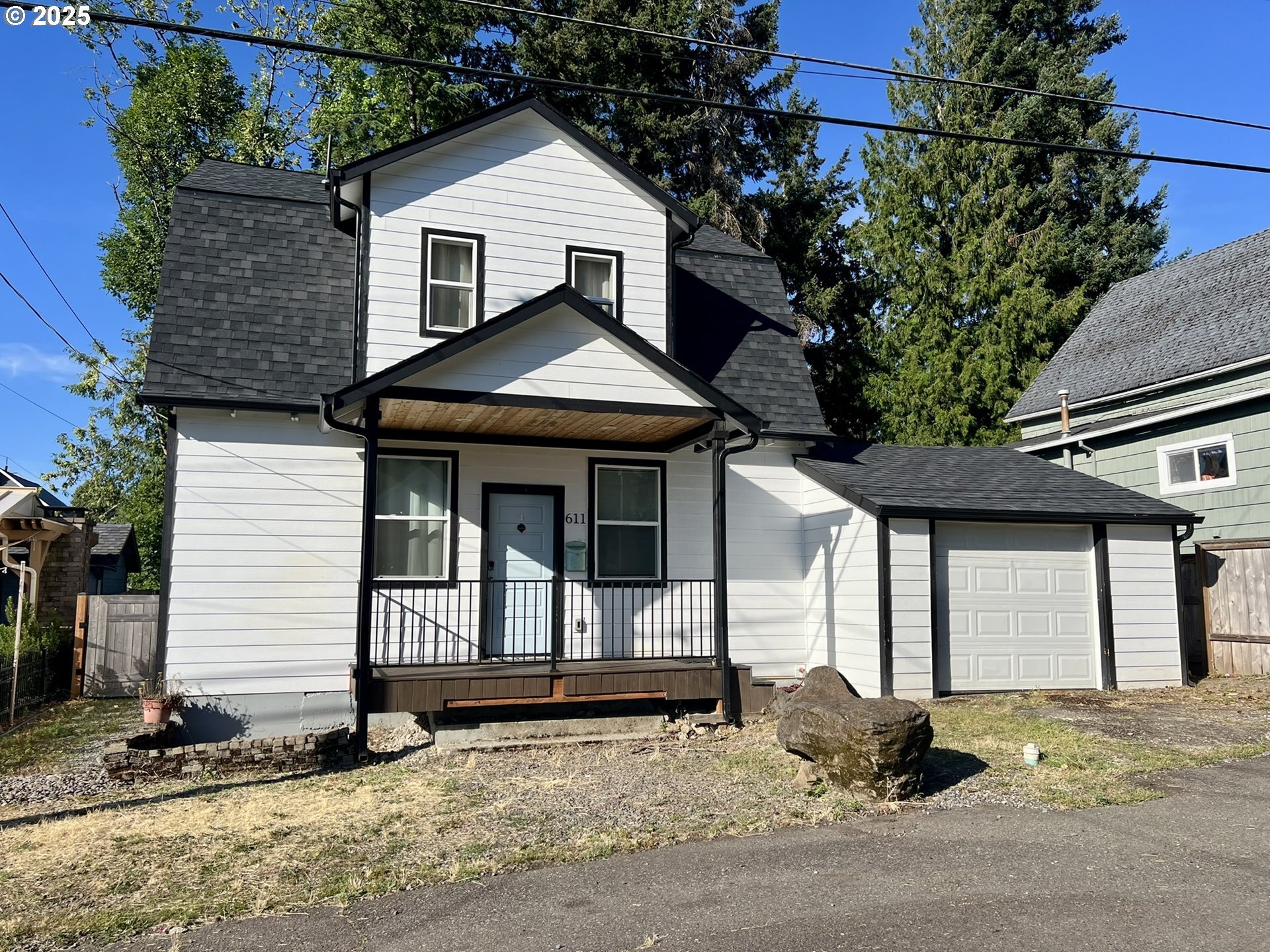 Property Photo: 611 3rd St OR 97045