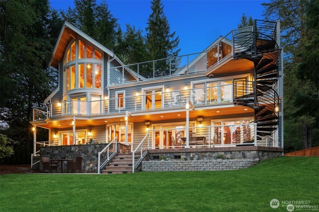 Property Photo: 11009 317th Avenue NE WA 98014