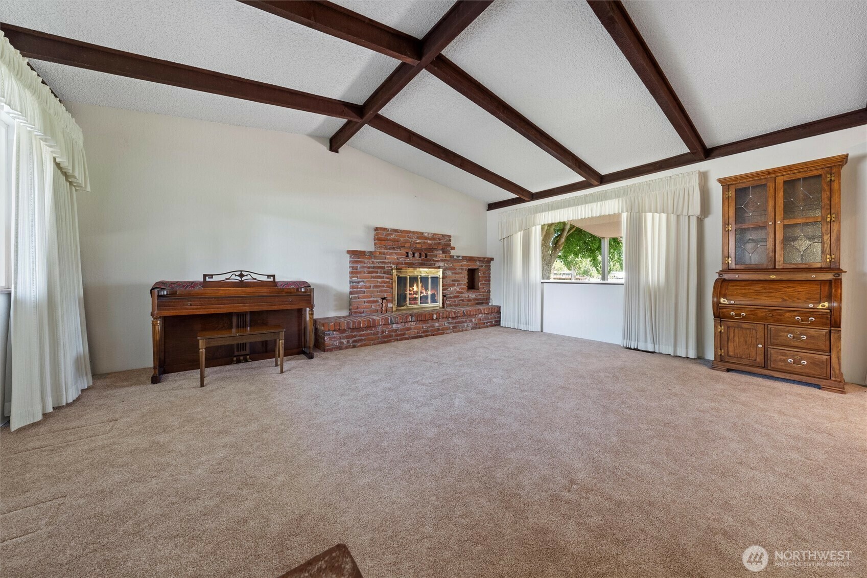 Property Photo: 714 Canterbury Road NW WA 98851