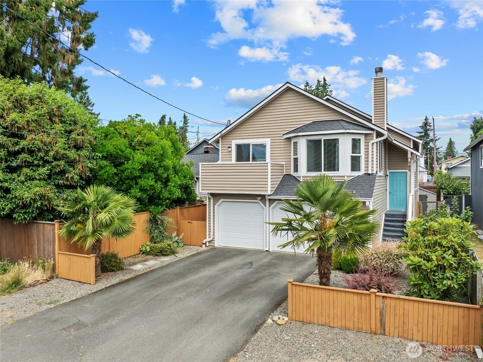 Property Photo: 742 N 103rd Street WA 98133