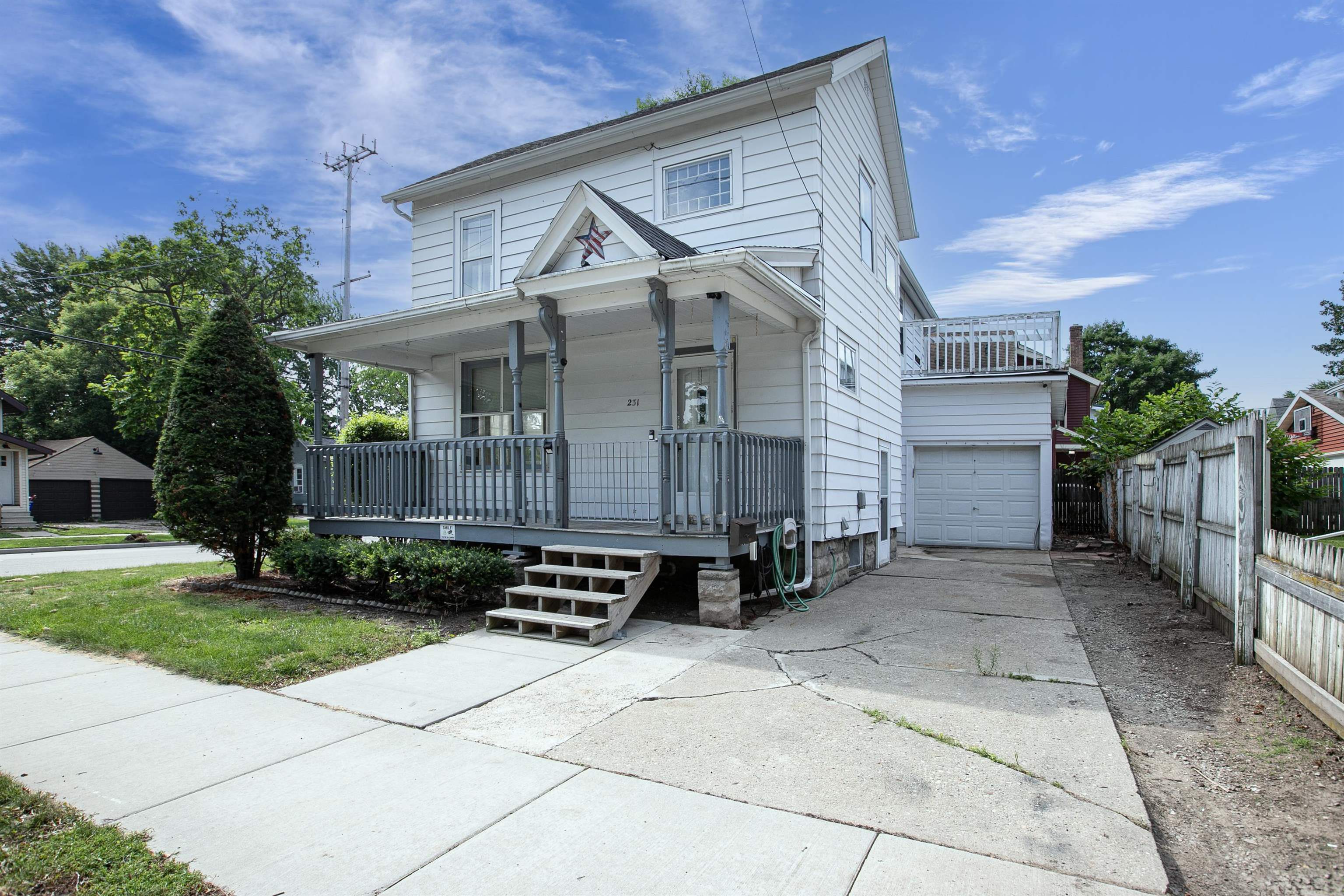 Property Photo: 231 E Winnebago Street WI 54911