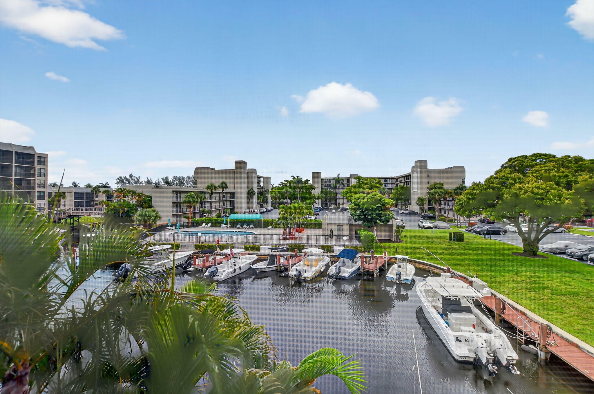 Property Photo: 4 Royal Palm Way 3070 FL 33432