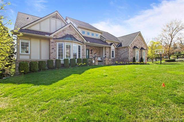 Property Photo:  900 McDonald Drive  MI 48167 