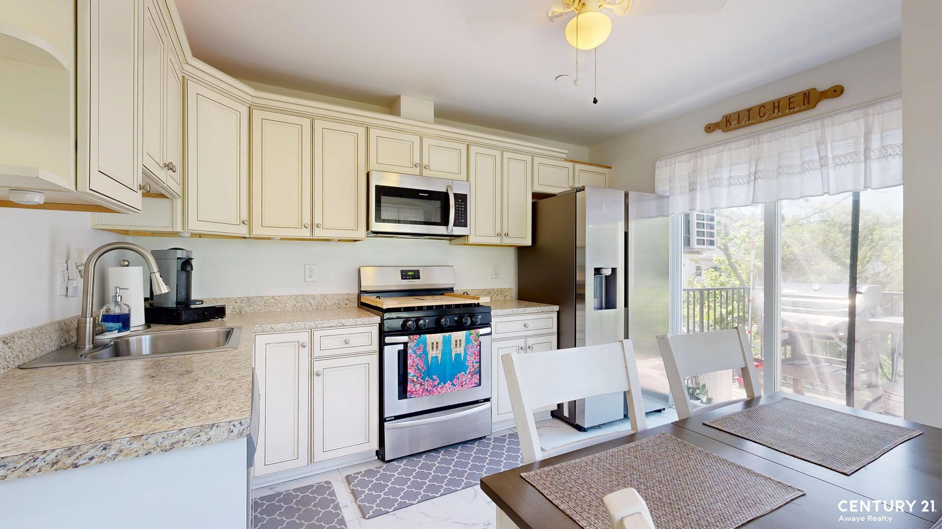 Property Photo: 602 Seaview Avenue NY 10305