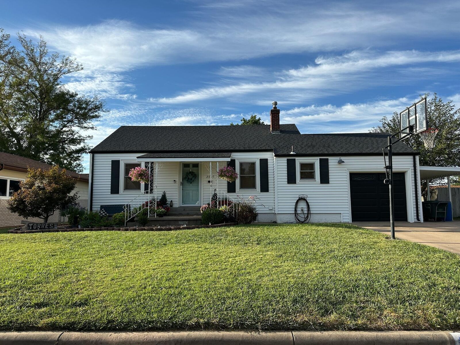 Property Photo: 2509 Shawnee Dr KS 67530