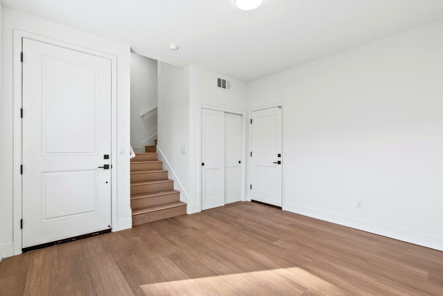Property Photo: 931 Woodside Road CA 94061