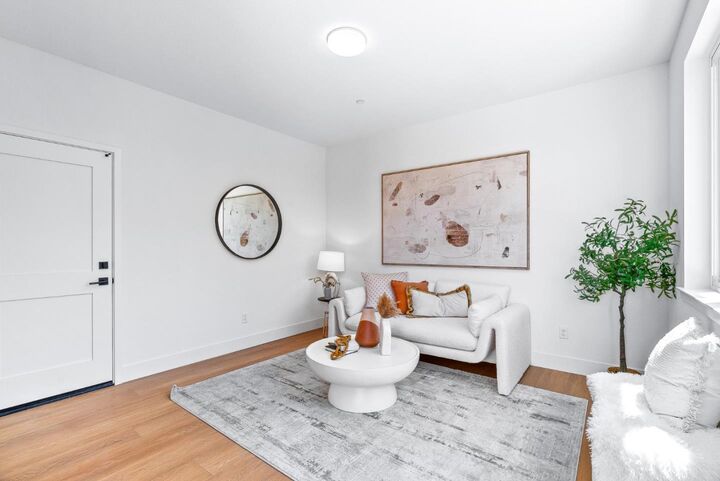 Property Photo:  931 Woodside Road  CA 94061 